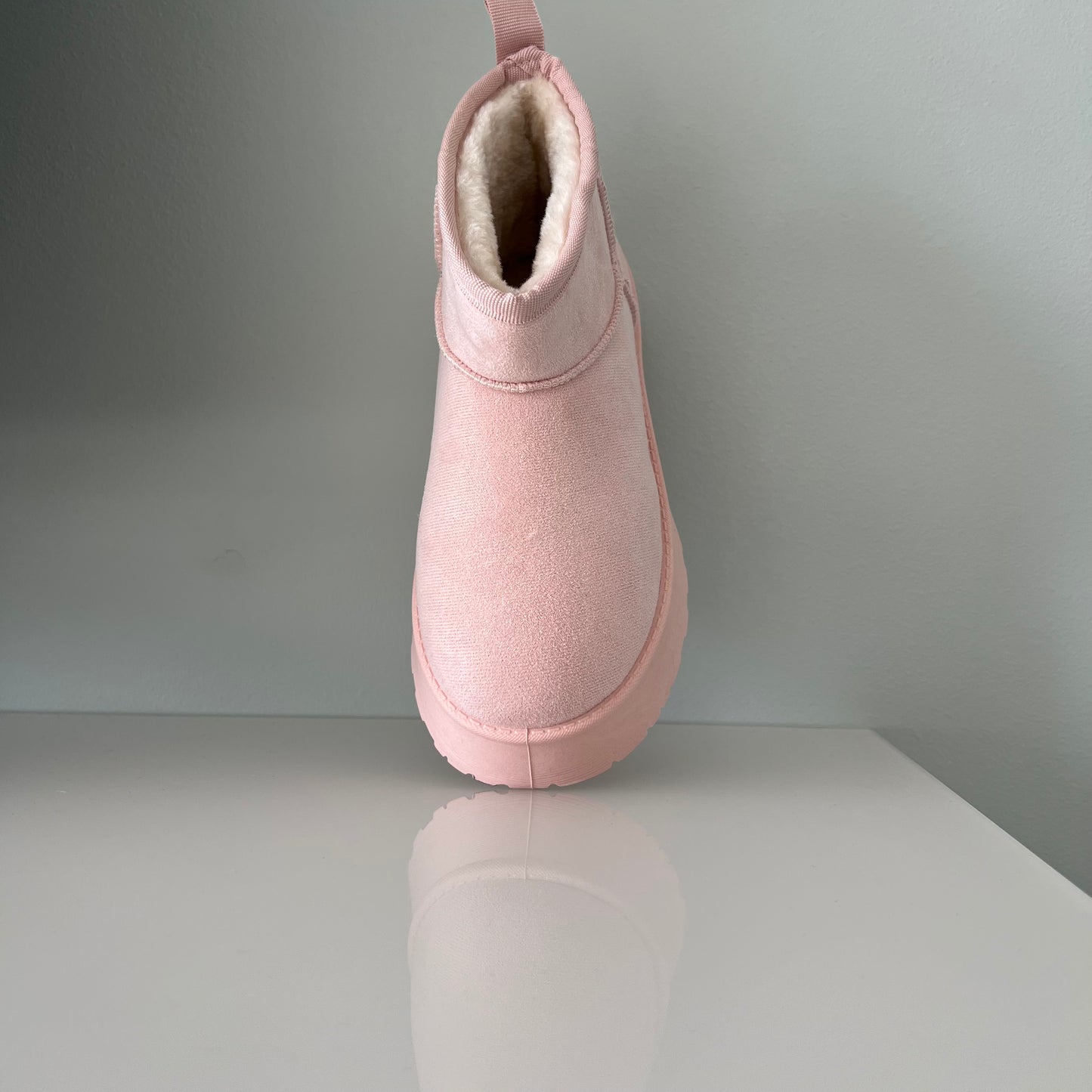 Botitas marca Rosa palo calidad premium con pelo interior para el frío