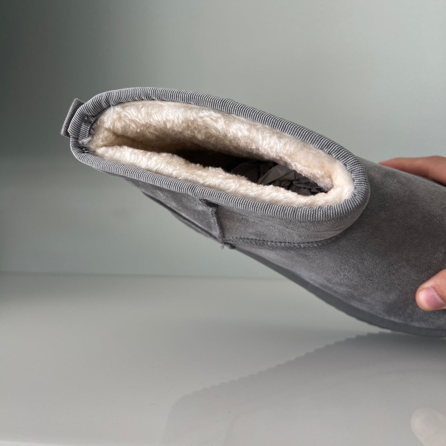 Botitas marca Gris calidad premium con pelo interior para el frío