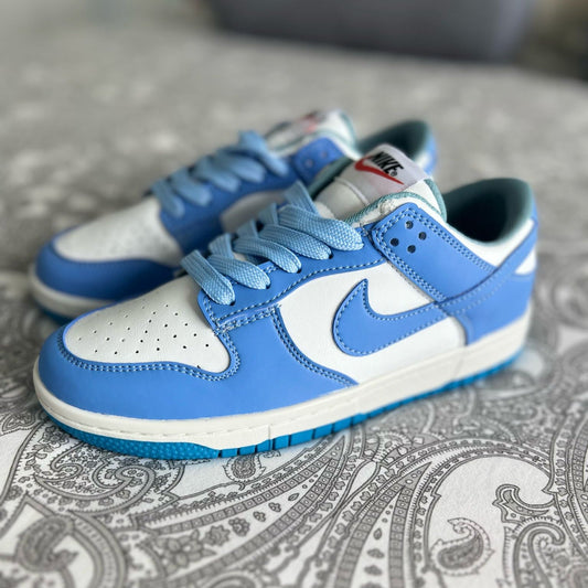 Zapatillas down low azul y blancas solo talla 36