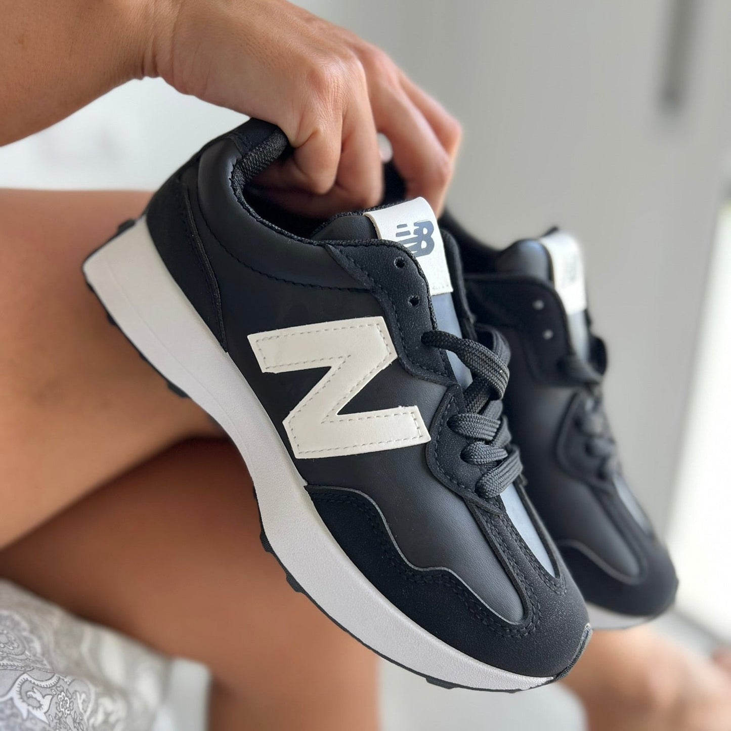 Zapatillas con la N en blanca SOLO TALLAS 37,39 y 41