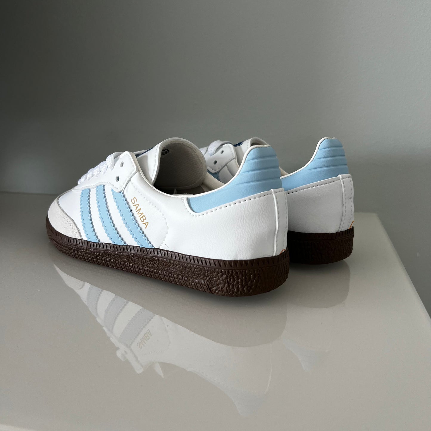 Zapatillas A. Samba blancas y azul calidad premium