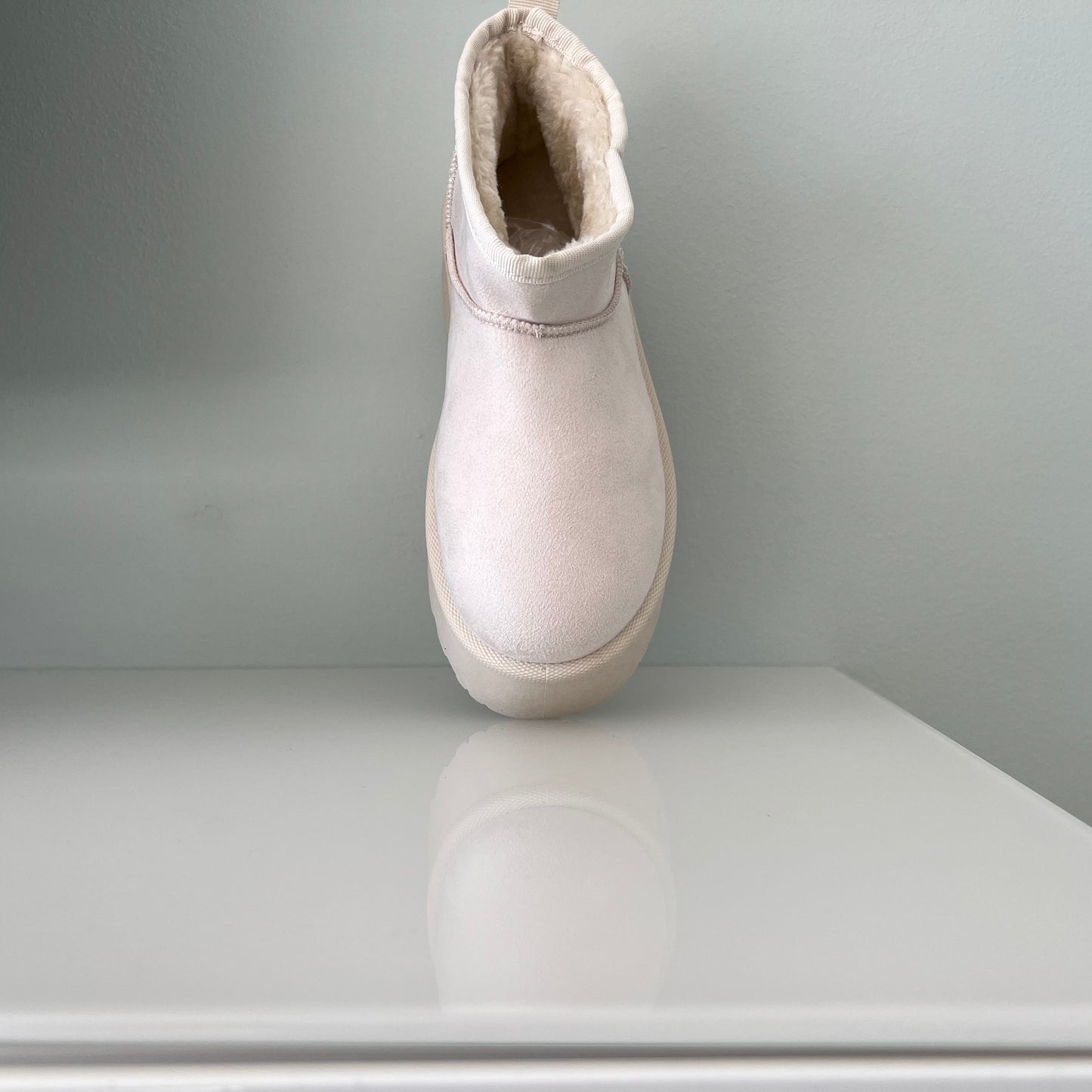 Botitas marca Beige Claro calidad premium con pelo interior para el frío